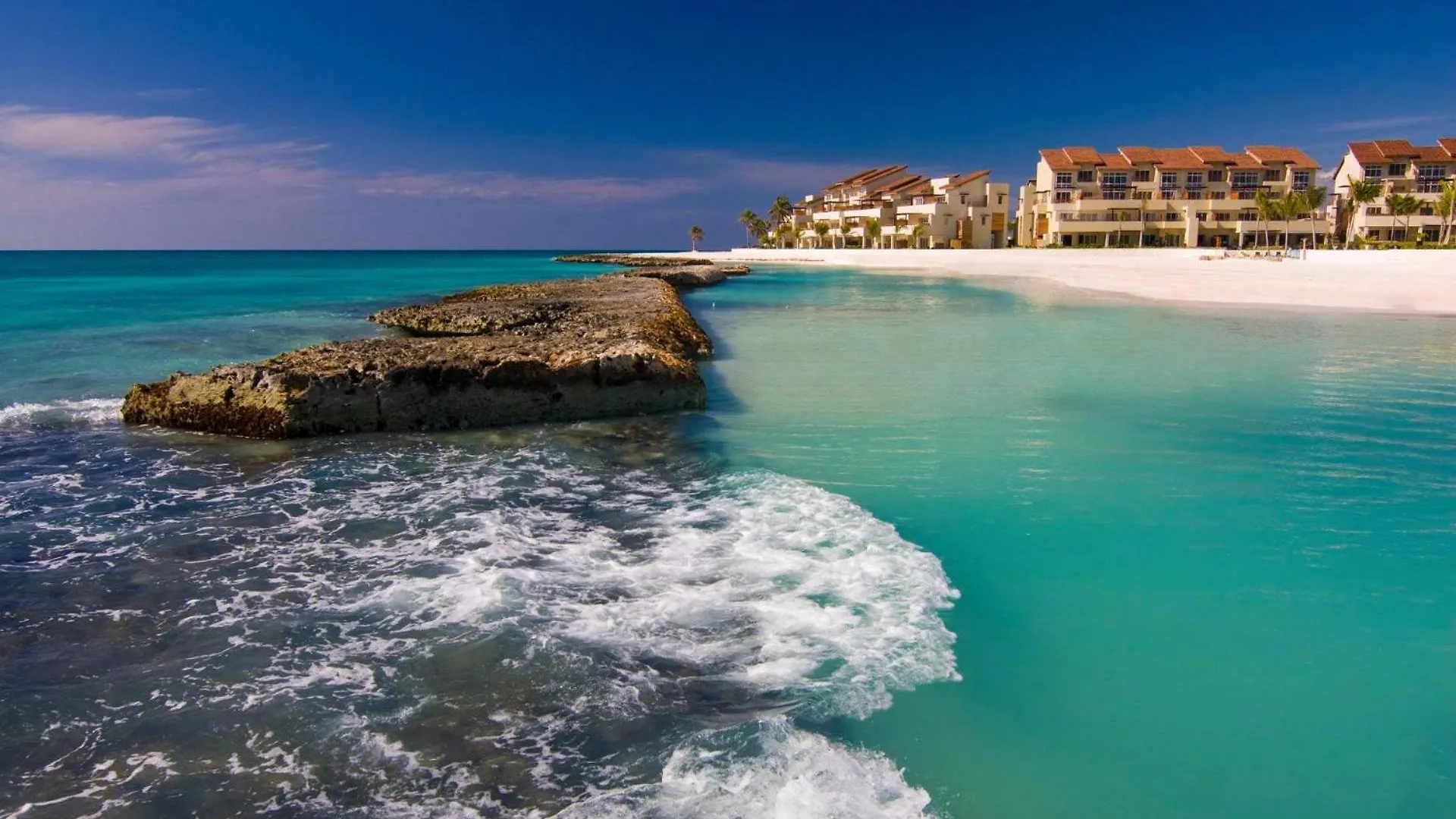 Sotogrande Spacious Beachfront Studio contacts